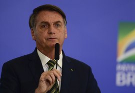 Bolsonaro fala sobre o risco de endividamento público em live