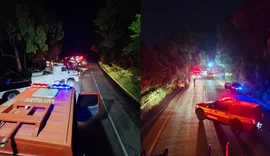 Ônibus despenca de ribanceira na BR-470 e deixa três mortos em Santa Catarina