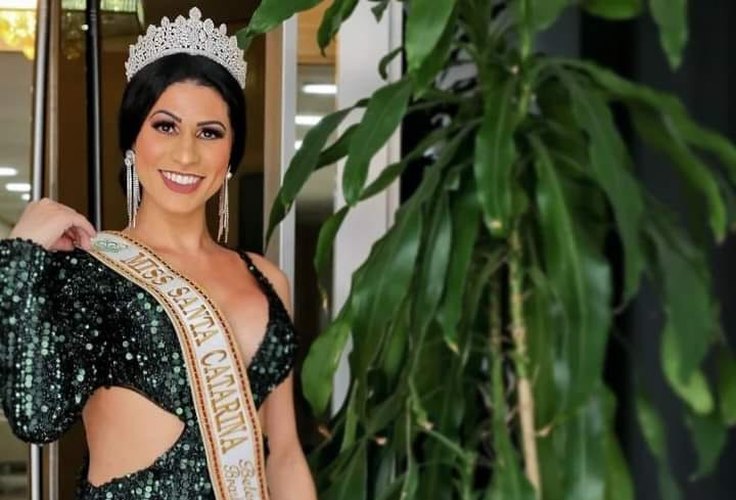 Com vários títulos modelo, fala das suas conquistas e perspectivas para o Miss Brasil