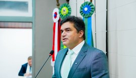 Durante sessão na Câmara, Rui Palmeira questiona relatório sobre contas de 2019