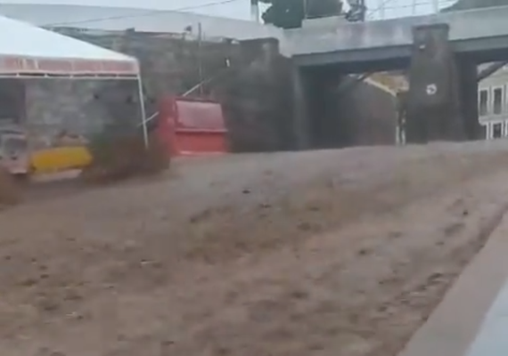 Vídeo: enxurrada invade as ruas de Piranhas e causa transtorno