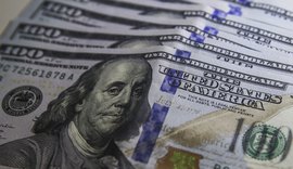 Com terceira queda seguida, dólar fecha o dia cotado a R$ 4,80