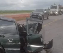 Colisão entre carro e betoneira deixa um morto em Marechal Deodoro