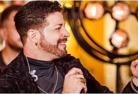 Cantor sertanejo e sogro morrem após serem atropelados
