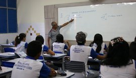 Salário-base de professores de AL pode ter aumento de até 50%