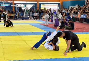 Alunas da rede municipal conquistam medalhas em competição de jiu-jitsu