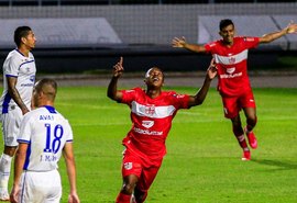 CRB vence Avaí por 3 a 1 e entra no G-4