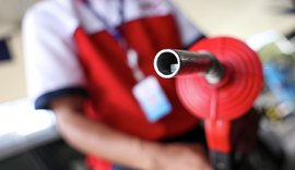 Governo anuncia subsídio para conter alta da gasolina após disparada do petróleo