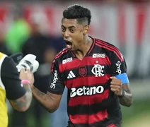 Fla vence, aproveita derrota do Palmeiras e volta a igualar rival