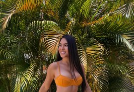 Isabelle Nogueira aposta em biquíni fio-dental em Alagoas e impressiona seguidores