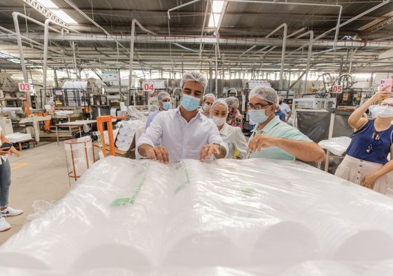 JHC assina decreto para fortalecer o desenvolvimento no Distrito Industrial