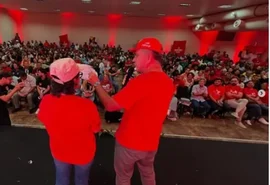 Medeiros reúne mais de mil militantes no lançamento de campanha do PT