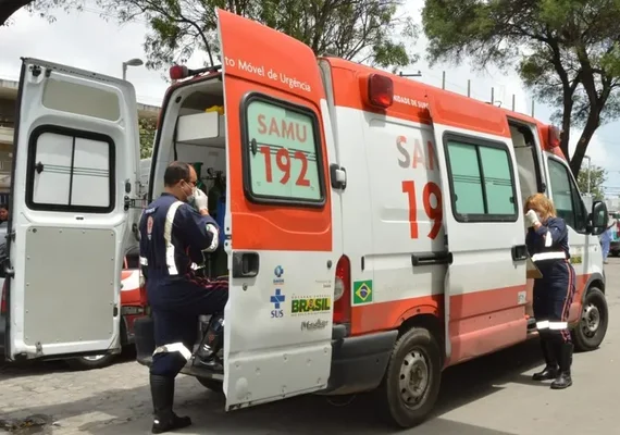 Moradora de rua fica ferida após ser atropelada na parte alta de Maceió
