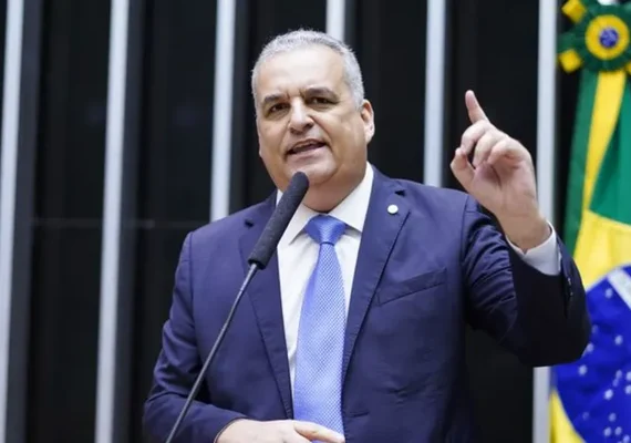 Gaspar lidera corrida ao Senado; Lira e Renan disputam segunda vaga