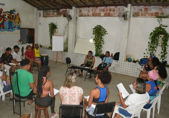 Afoxé Odô Iyá promove oficinas gratuitas de canto, dança e percussão