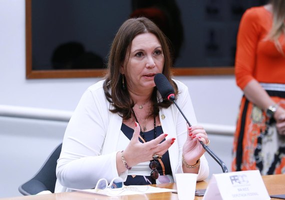 Bia Kicis é escolhida como nova presidente da CCJ