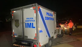 Adolescente é encontrado com quatro tiros em terreno baldio