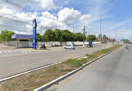 Homem é baleado em atentado a tiros perto do pátio do Detran em Maceió