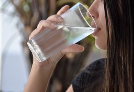 Quanto de água devemos beber por dia para nos hidratar?