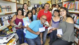 Biblioteca Móvel do Sesc vira grande atração