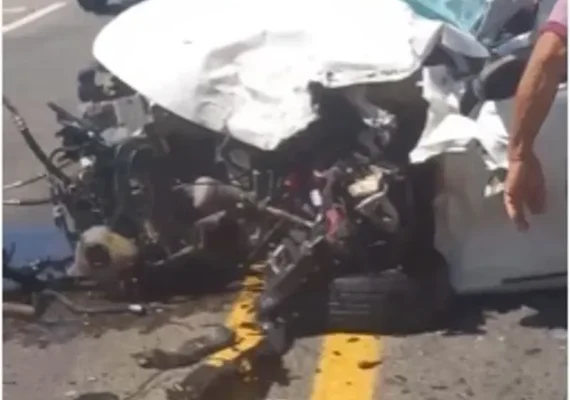 Acidente entre três carros deixa dois feridos na BR-316 em Tanque D’Arca