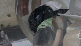 Lancha se desprende de carro e deixa idosa ferida no Jacintinho