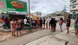 Banca anuncia figurinhas da Copa e gera fila em Arapiraca