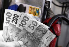 Dinheiro público: deputados gastaram R$ 15 milhões com combustíveis em 2021