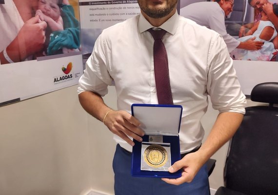 Alexandre Ayres confirma saída da Saúde e reafirma legado deixado à população