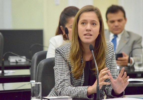 Deputada Cibele Moura é favor do adiamento das provas do Enem 2020