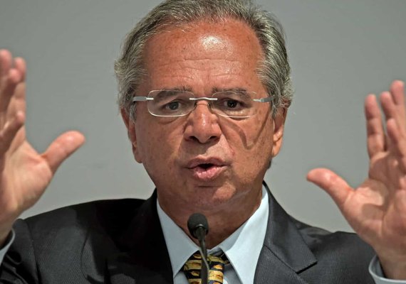 Guedes nega que auxílio emergencial será prorrogado