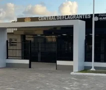 PM apreende 10 armas caseiras em terreno baldio na Cidade Universitária