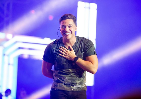 Safadão cancela show em Maceió devido dores nas costas