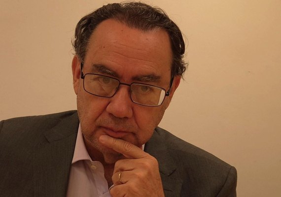 Augusto Cury cobra explicações de Moraes e sugere que ministro deixe o STF