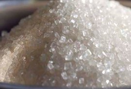 Preço do açúcar cristal fecha em alta no início de novembro, preço do etanol influenciou