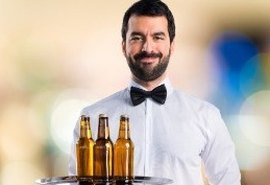 Bares e restaurantes fecham ano com saldo positivo de empregos e ajudam a conter inflação, diz Abrasel