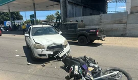 Motociclista fica ferida em colisão com carro em avenida de Arapiraca