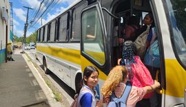 Superlotação e ineficiência: transporte escolar em Maceió prejudica alunos