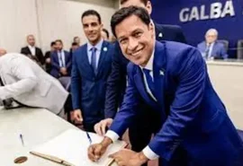 Rodrigo abre mão do maior instrumento de poder: a caneta de prefeito