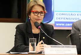 Ministra pretende criar política para o setor leiteiro