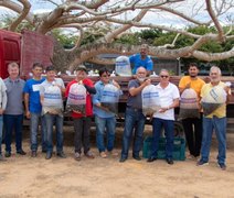 Codevasf distribui 28 mil peixes para produtores de Arapiraca