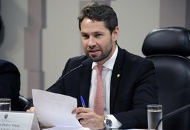 Deputado Pedro Vilela nega desistência nas eleições deste ano