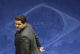 Davi Alcolumbre é eleito presidente do Senado