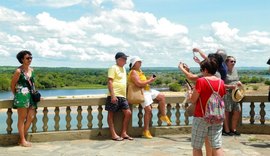 Parceria entre setor público e iniciativa privada leva turistas para Penedo