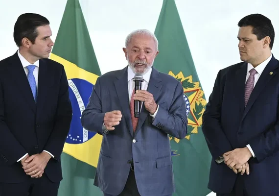 'Congresso inimigo do povo' domina redes em críticas contra parlamentares