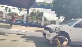 Acidente entre carros é registrado próximo ao Cepa, em Maceió