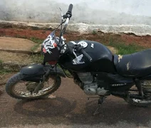 Homem é preso após ser encontrado com moto roubada