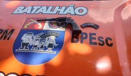 PM apreende revólver e prende quatro suspeitos em ações distintas em Maceió
