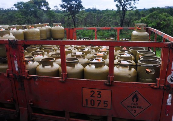 Preço médio do gás de cozinha fica em R$ 95 nos últimos seis meses