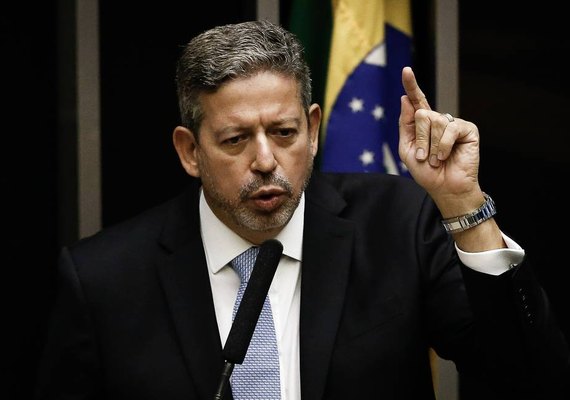 Lira diz que texto inicial da reforma tributária será apresentado em 3 de maio